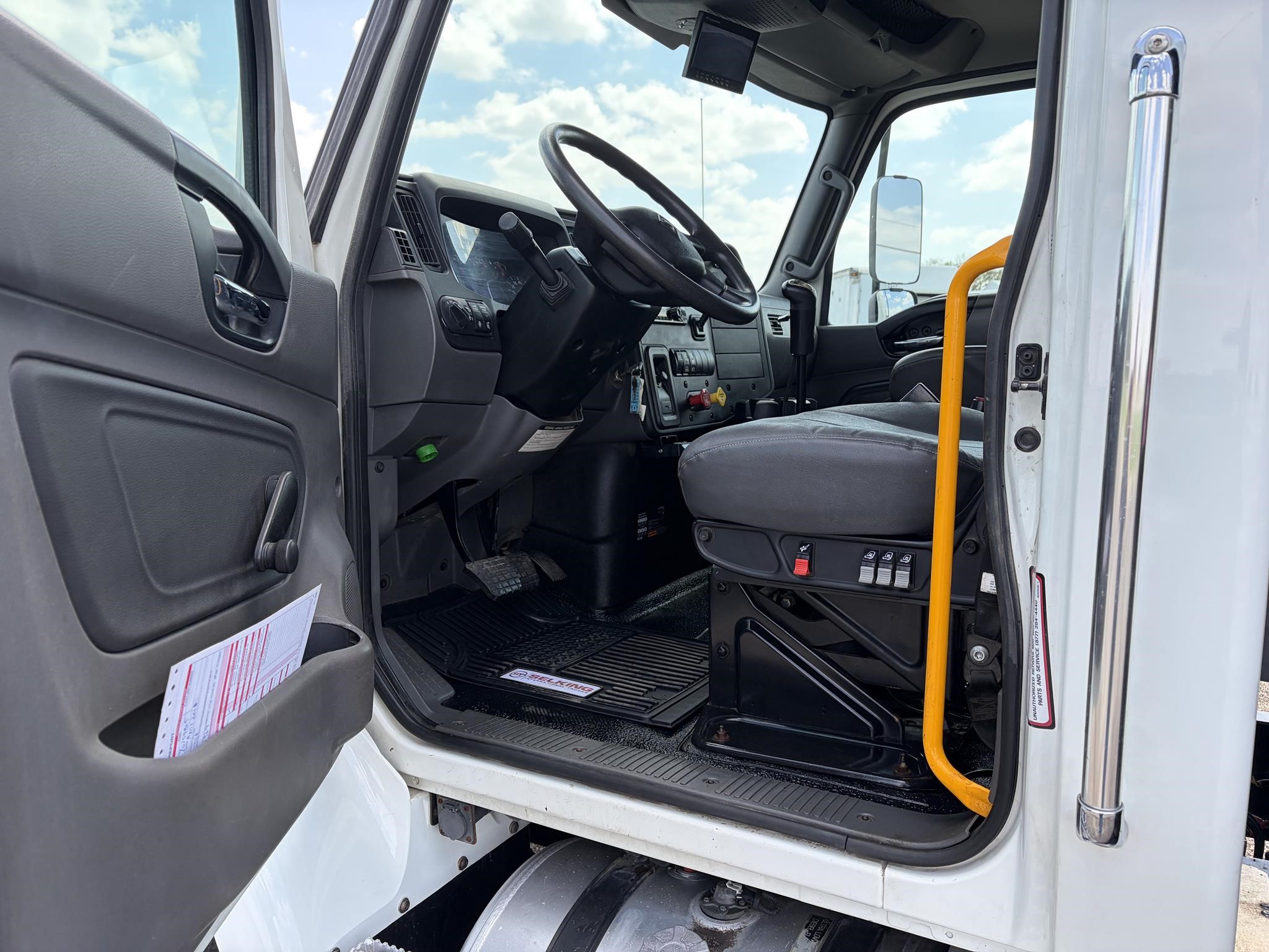 2019 INTERNATIONAL HV - image 6 of 6