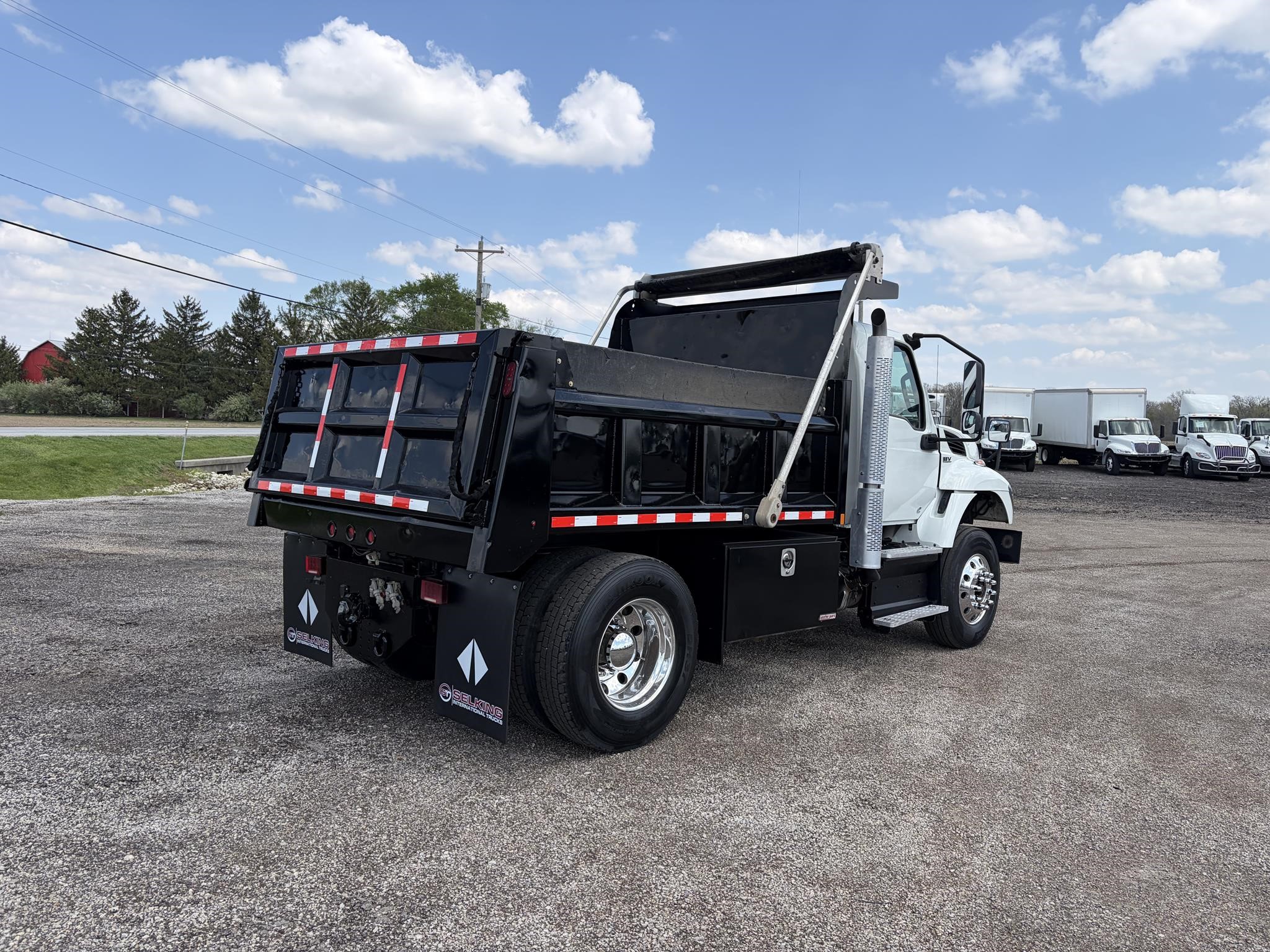 2019 INTERNATIONAL HV - image 3 of 6