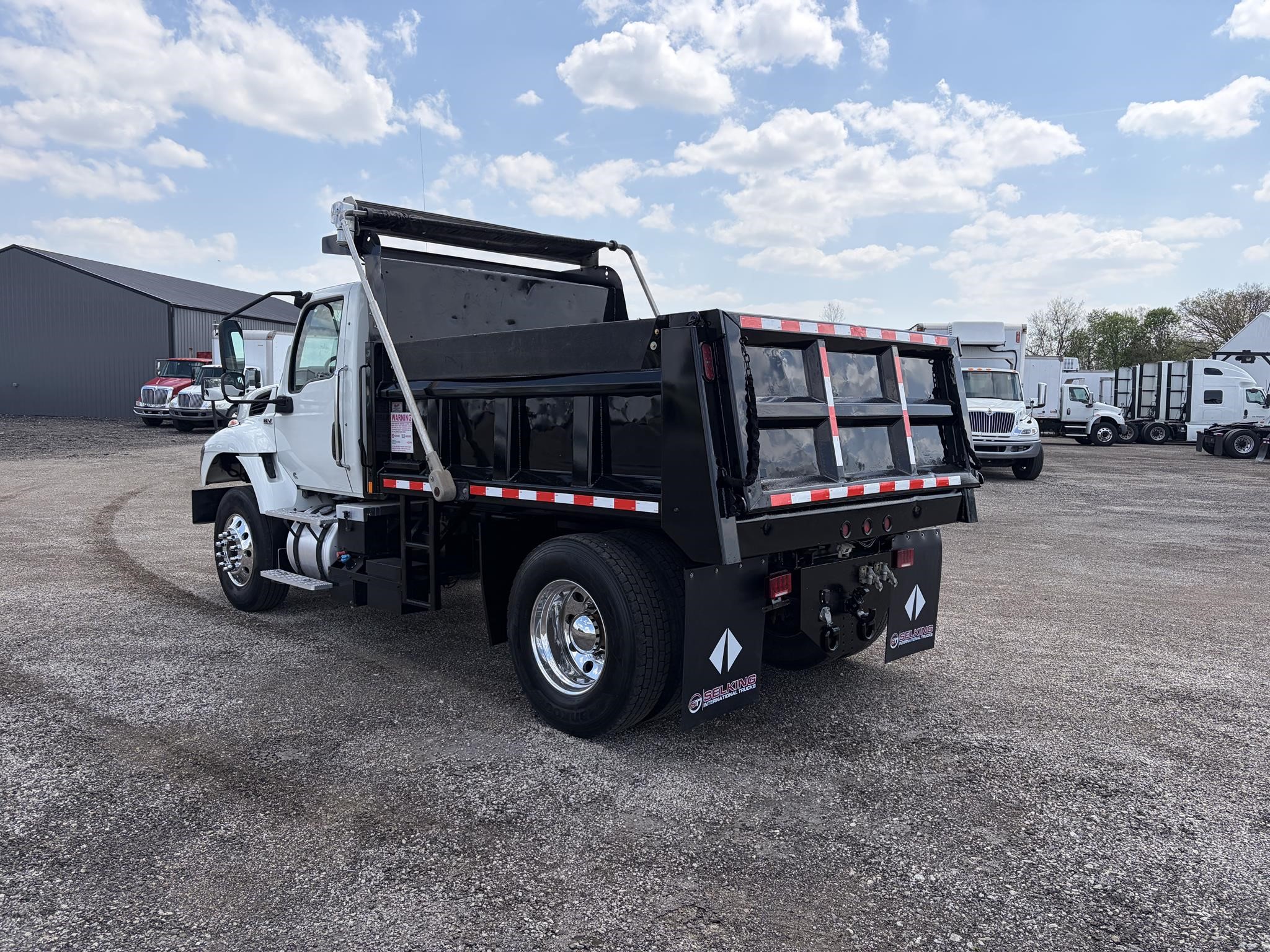 2019 INTERNATIONAL HV - image 4 of 6