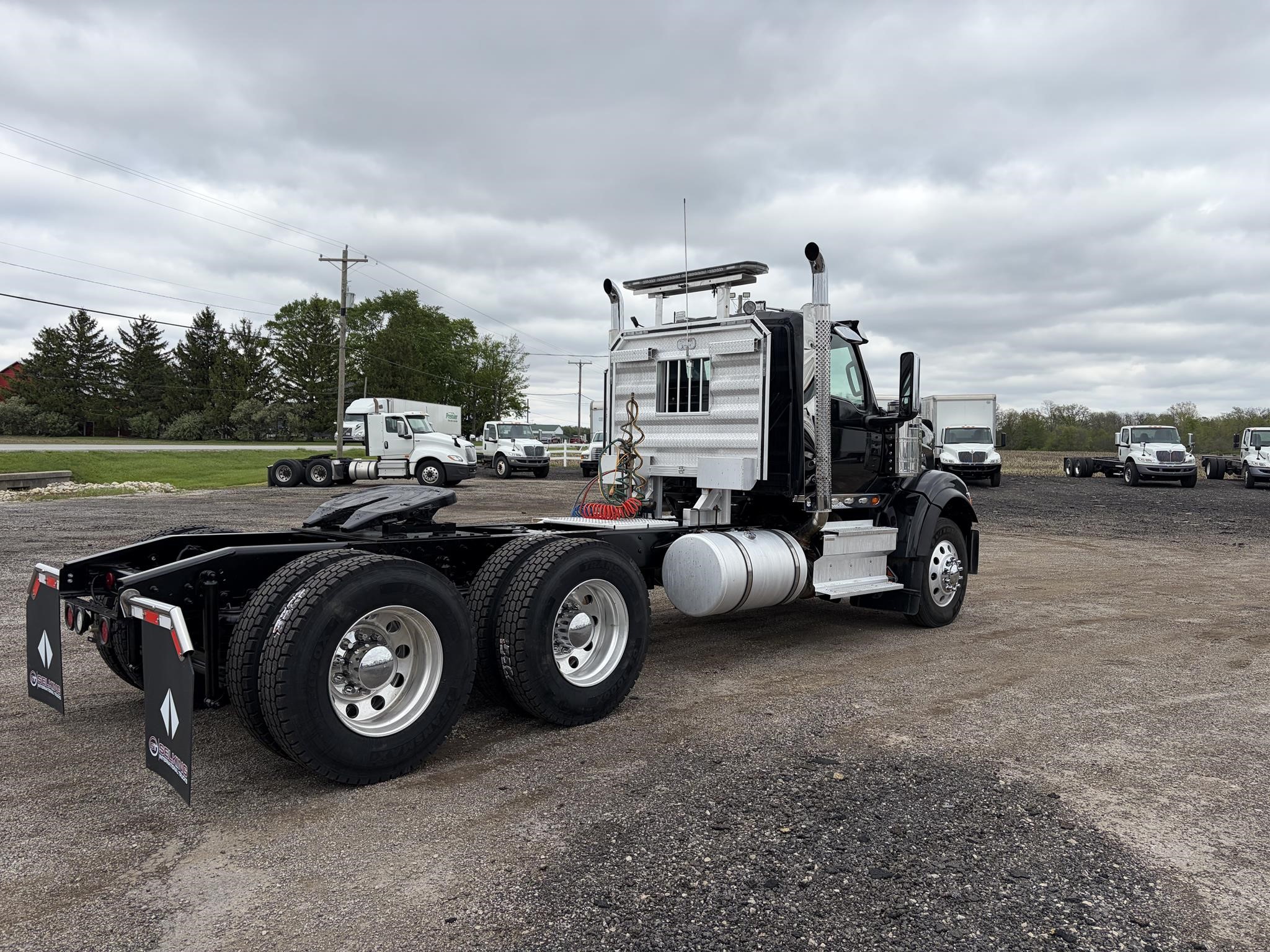 2023 INTERNATIONAL HX - image 3 of 6