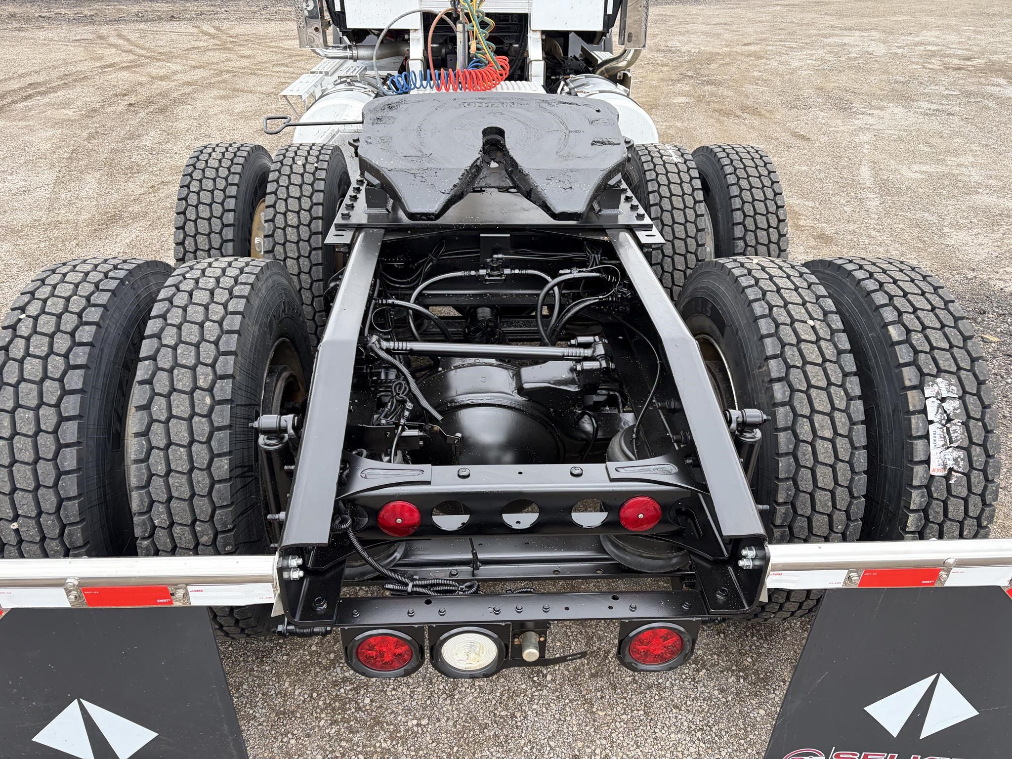 2023 INTERNATIONAL HX - image 5 of 6