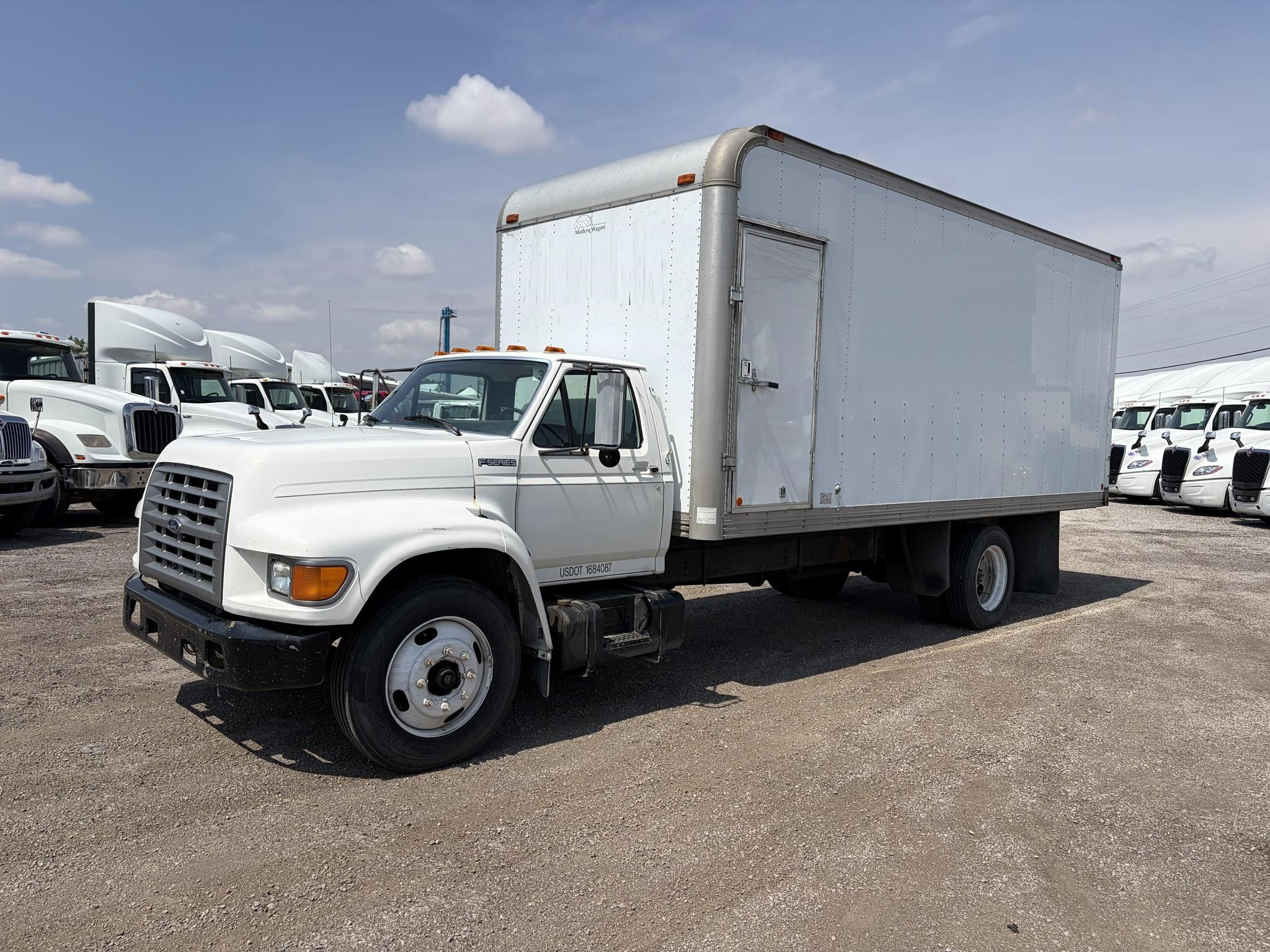 1998 FORD F800 - image 1 of 6