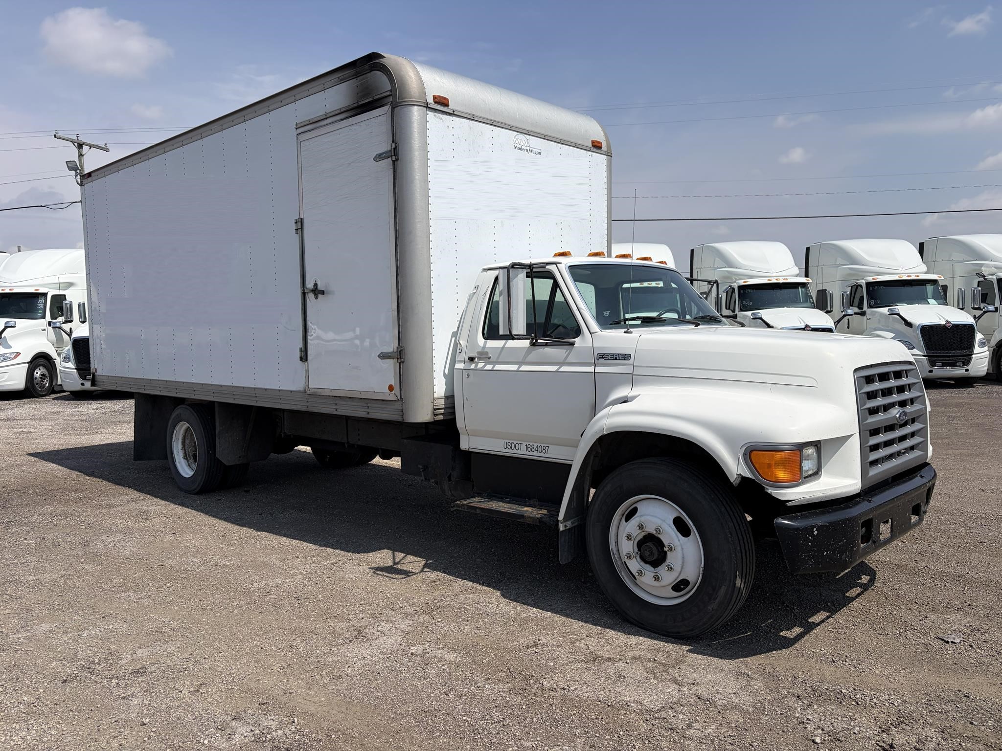 1998 FORD F800 - image 2 of 6