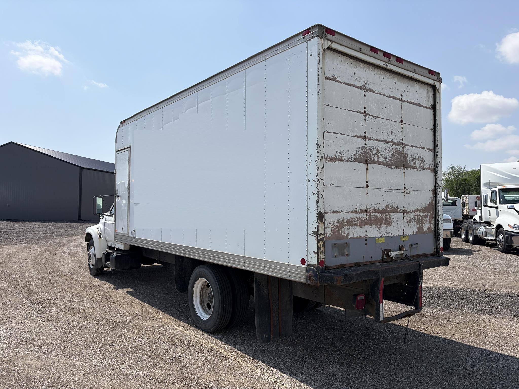 1998 FORD F800 - image 4 of 6