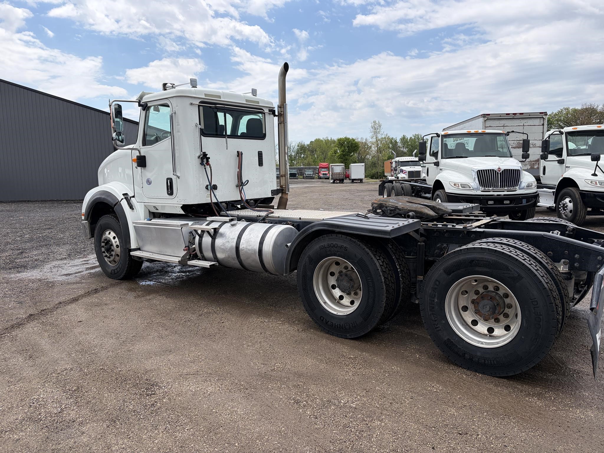 2021 INTERNATIONAL HX - image 4 of 6