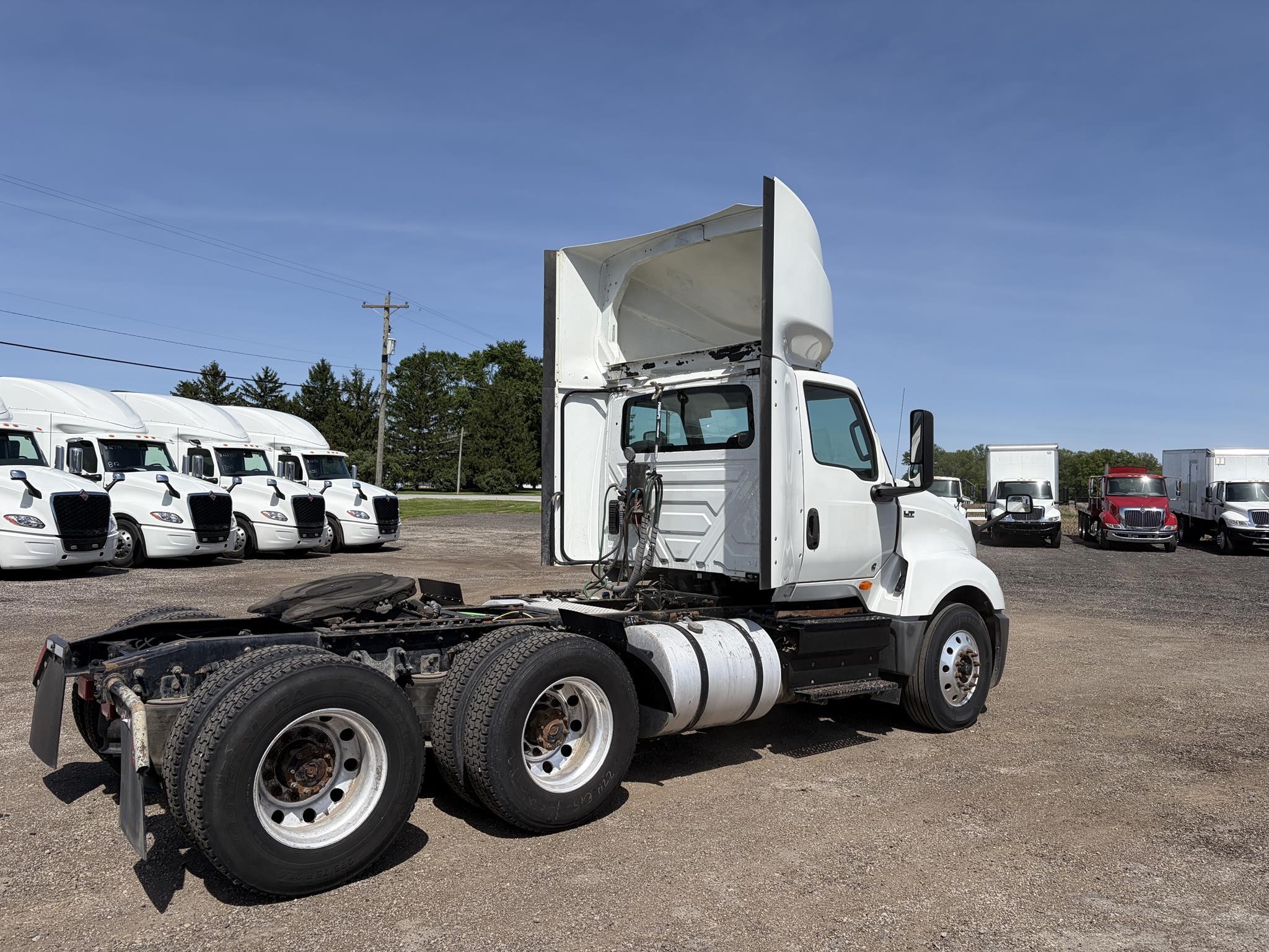 2020 INTERNATIONAL LT - image 3 of 6