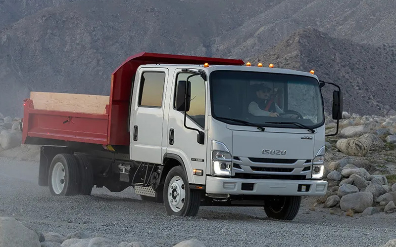 Isuzu NQR Crew Cab Isuzu NQR Crew Cab - image 4 of 6