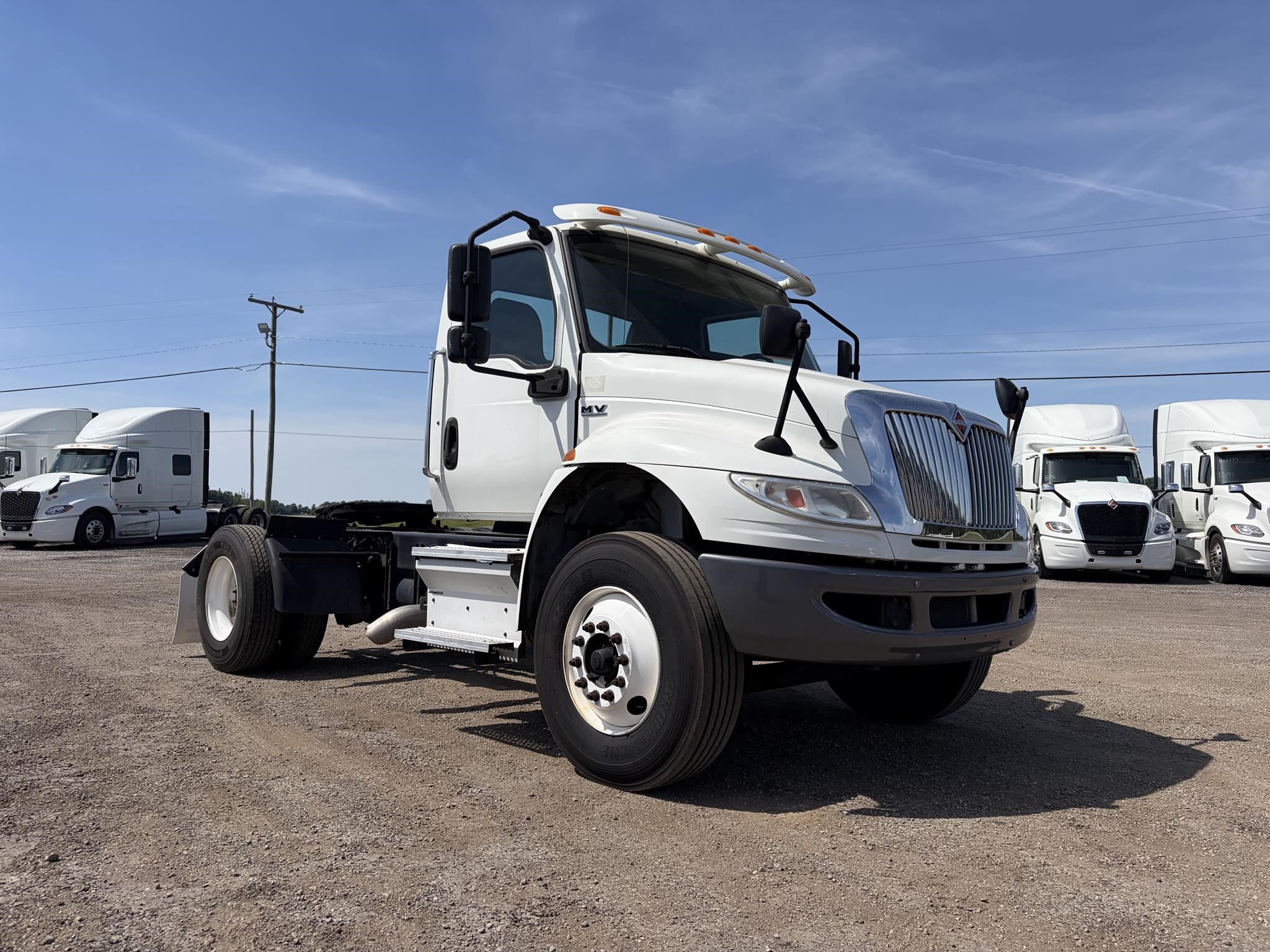 2020 INTERNATIONAL MV 2020 INTERNATIONAL MV - image 2 of 6