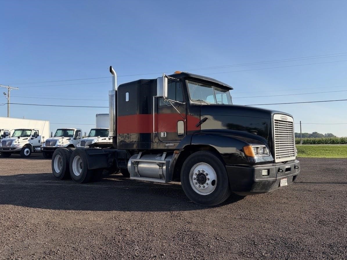 1999 FREIGHTLINER FLD112 1999 FREIGHTLINER FLD112 - image 2 of 6