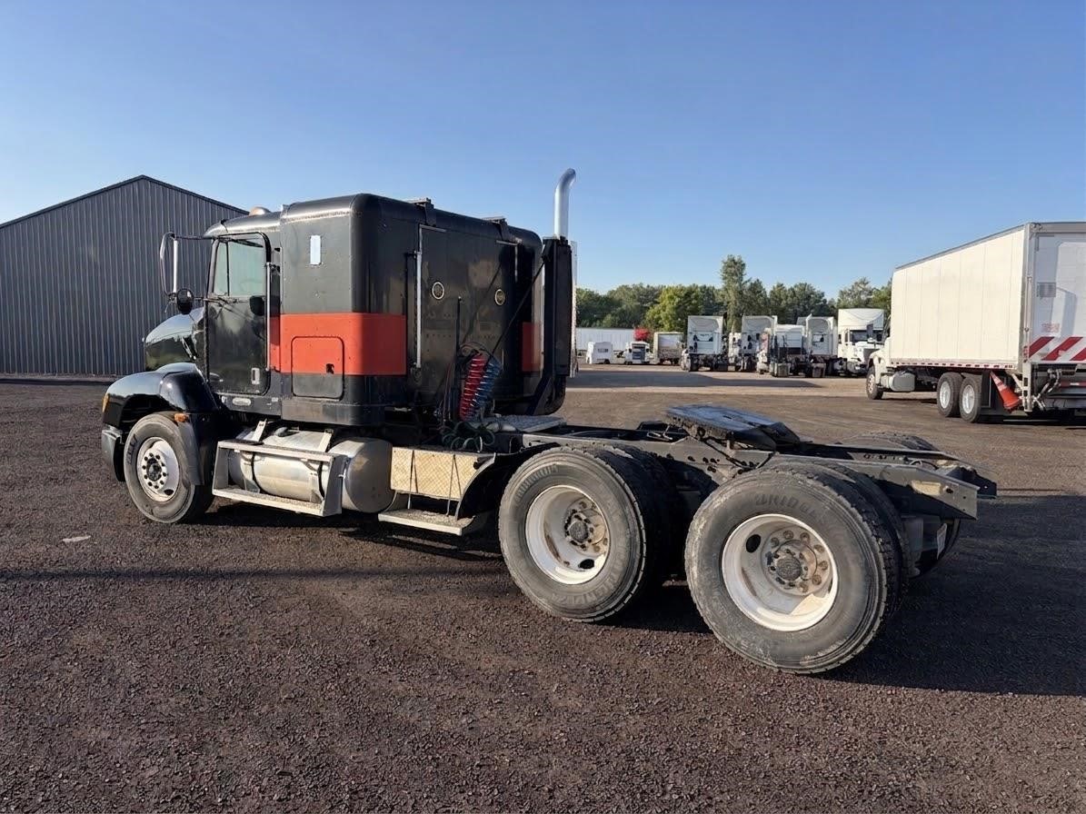 1999 FREIGHTLINER FLD112 1999 FREIGHTLINER FLD112 - image 4 of 6