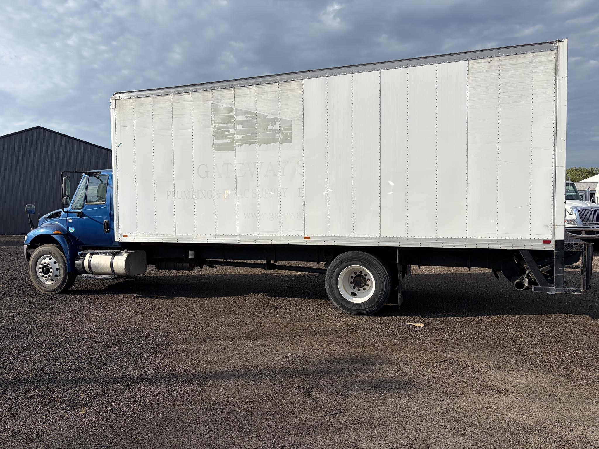 2019 INTERNATIONAL DURASTAR 4300 2019 INTERNATIONAL DURASTAR 4300 - image 3 of 6