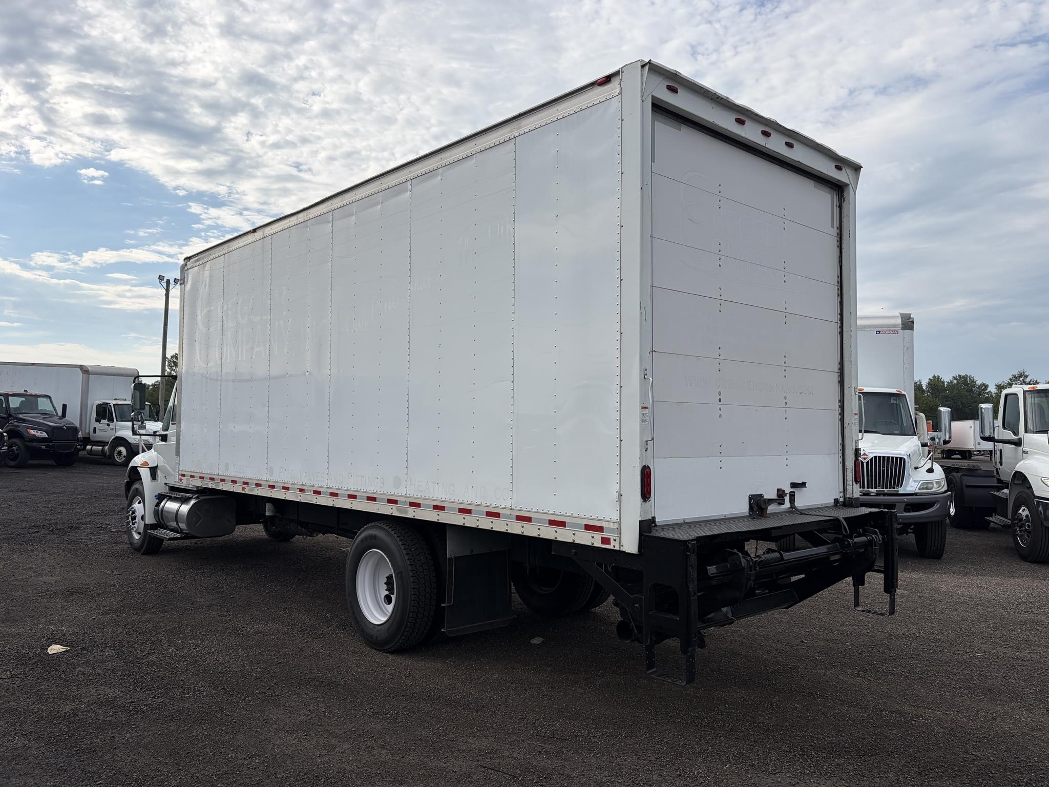 2018 INTERNATIONAL DURASTAR 4300 2018 INTERNATIONAL DURASTAR 4300 - image 4 of 6