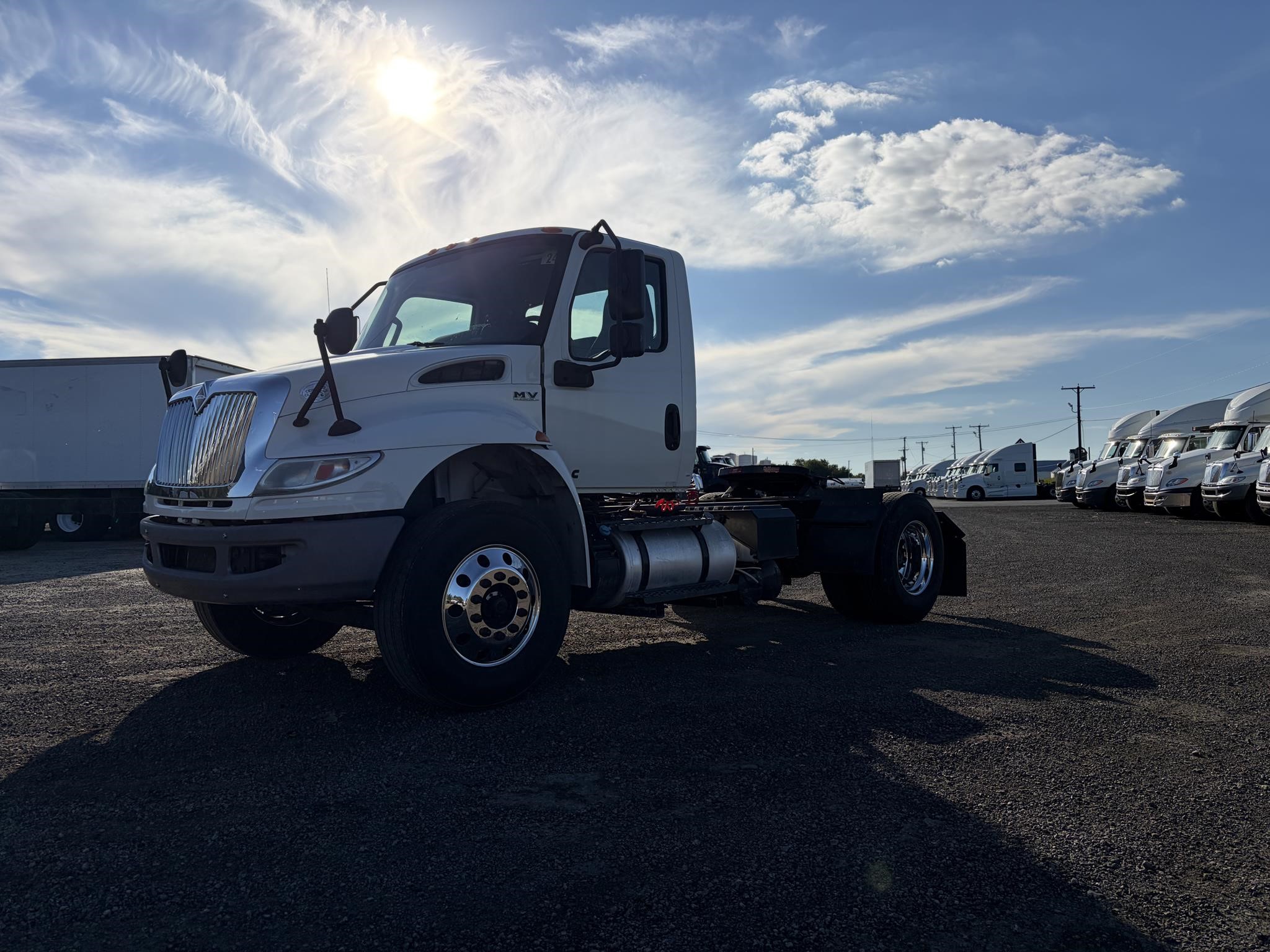 2019 INTERNATIONAL MV 2019 INTERNATIONAL MV - image 2 of 6